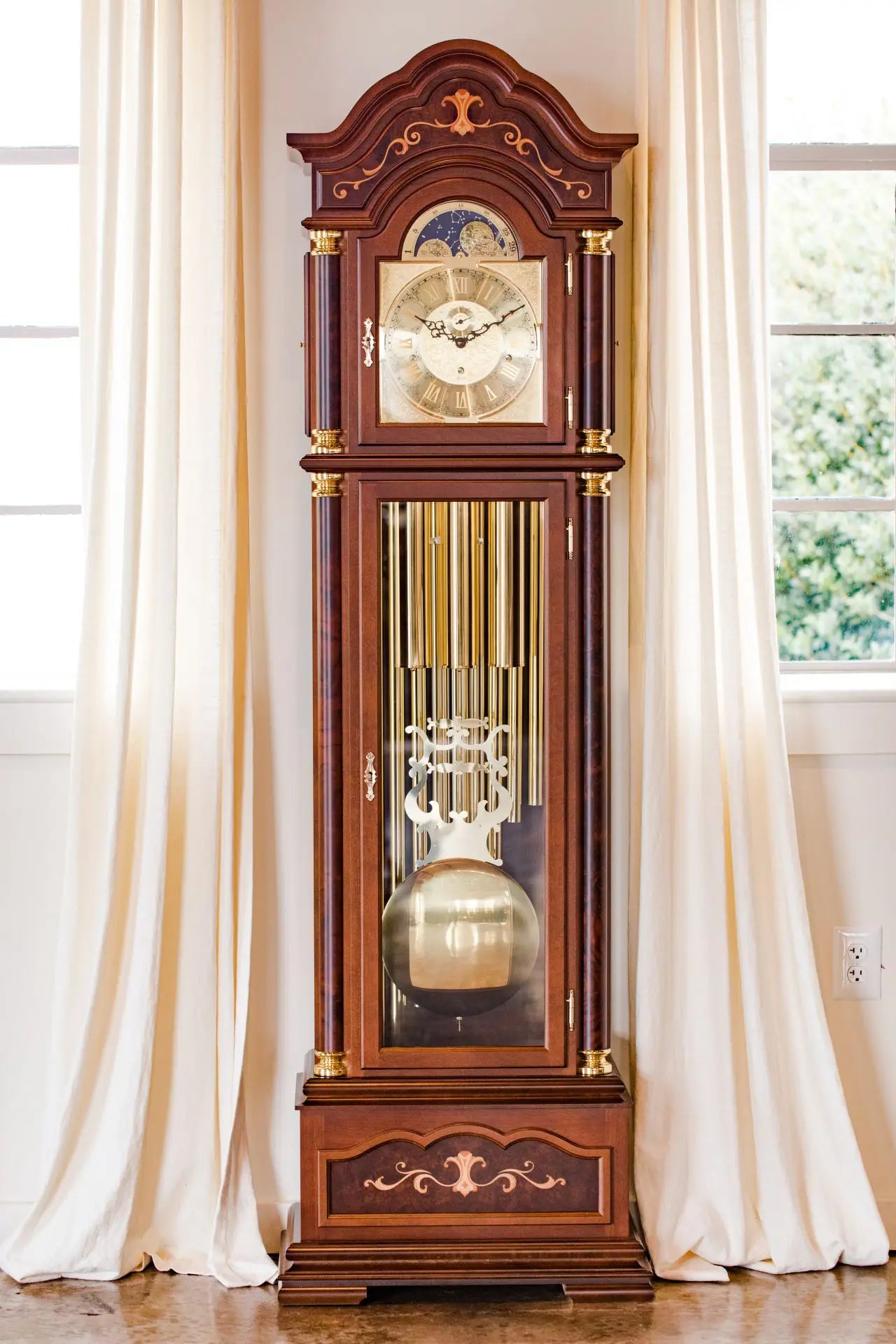 Hermle 01131-031171 Standuhr Trafalgar Nussbaum