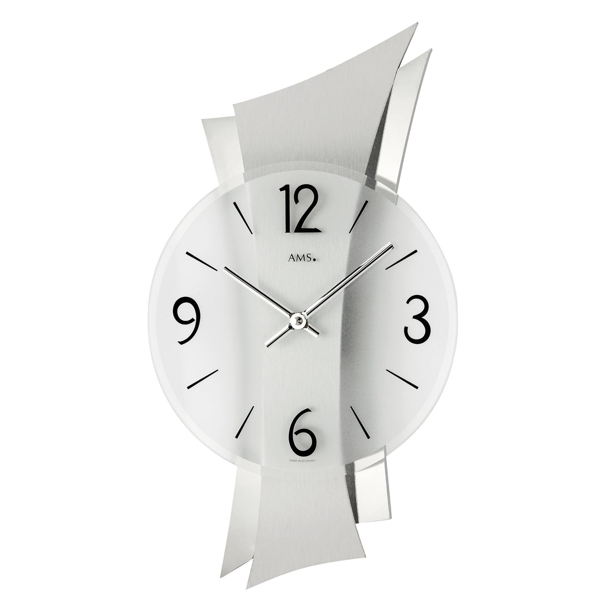 AMS W9398 Wanduhr mit geschwungener Aluminium-Auflage auf verchromter Rückwand