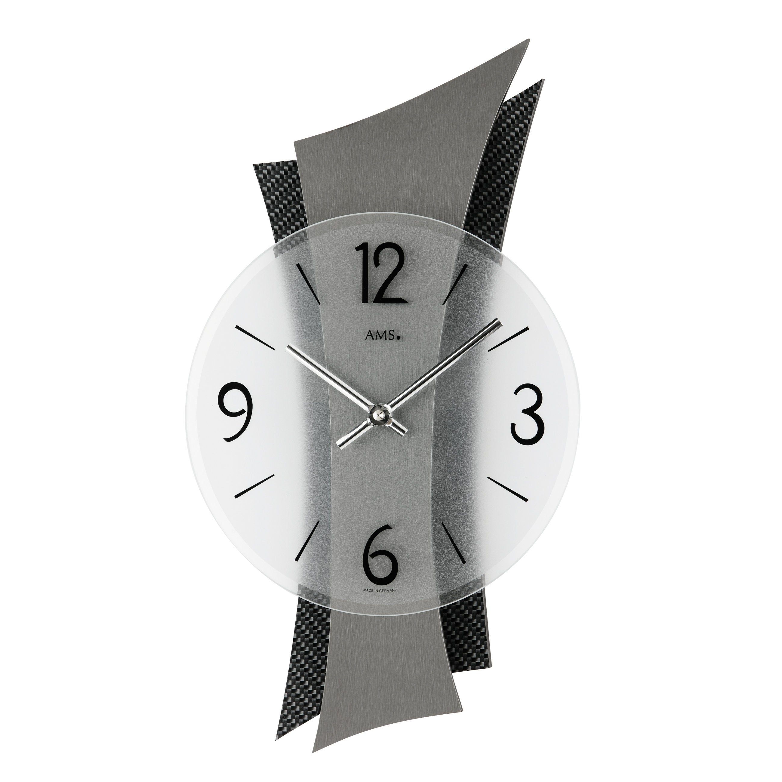 AMS W9400 Wanduhr mit geschwungener Metall-Auflage auf Carbon-Applikation
