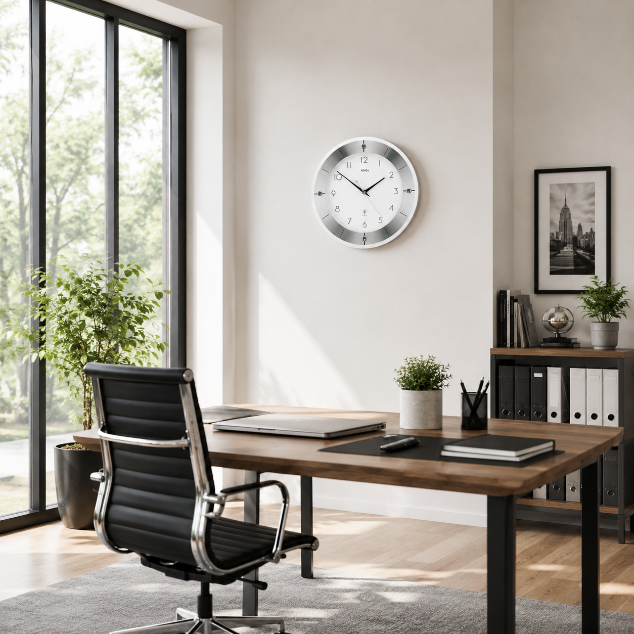 AMS F5848 Funkwanduhr mit facettiertem Mineralglas und geschliffenem Aluminium