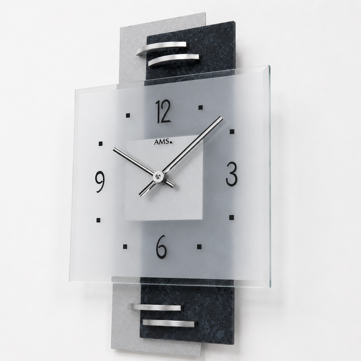 AMS W9245 Wanduhr mit Schieferstruktur und Aluminium-Applikationen