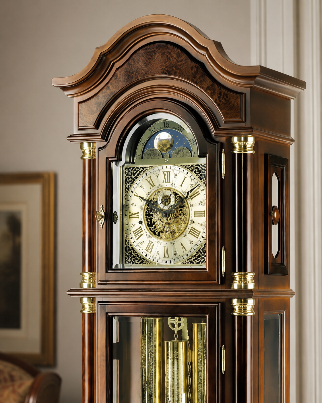 AMS S2069-1 Standuhr mit Nussbaum-Massivholzgehäuse und mechanischem Kettenzugwerk