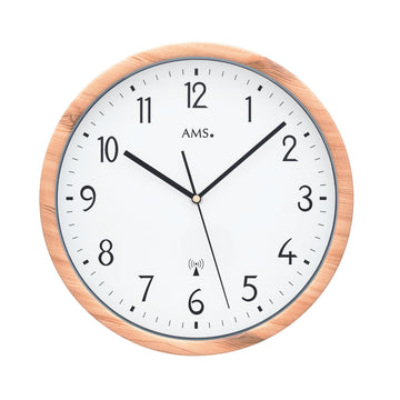 Standuhren.com 🕰️ AMS Funkwanduhr mit Kunststoffgehäuse in Holzoptik, weißem Zifferblatt und Mineralglas.