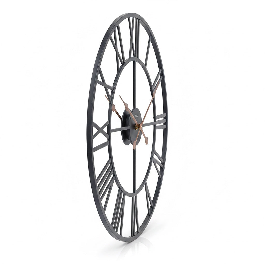 Standuhren.com AMS W9685 Wanduhr aus Metall mit römischen Ziffern und kupferfarbenen Zeigern in Seitenansicht