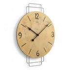 Standuhren.com 🕰️ AMS W9689 Wanduhr mit antikem Messing-Zifferblatt und modernem Metallrahmen in Seitenansicht