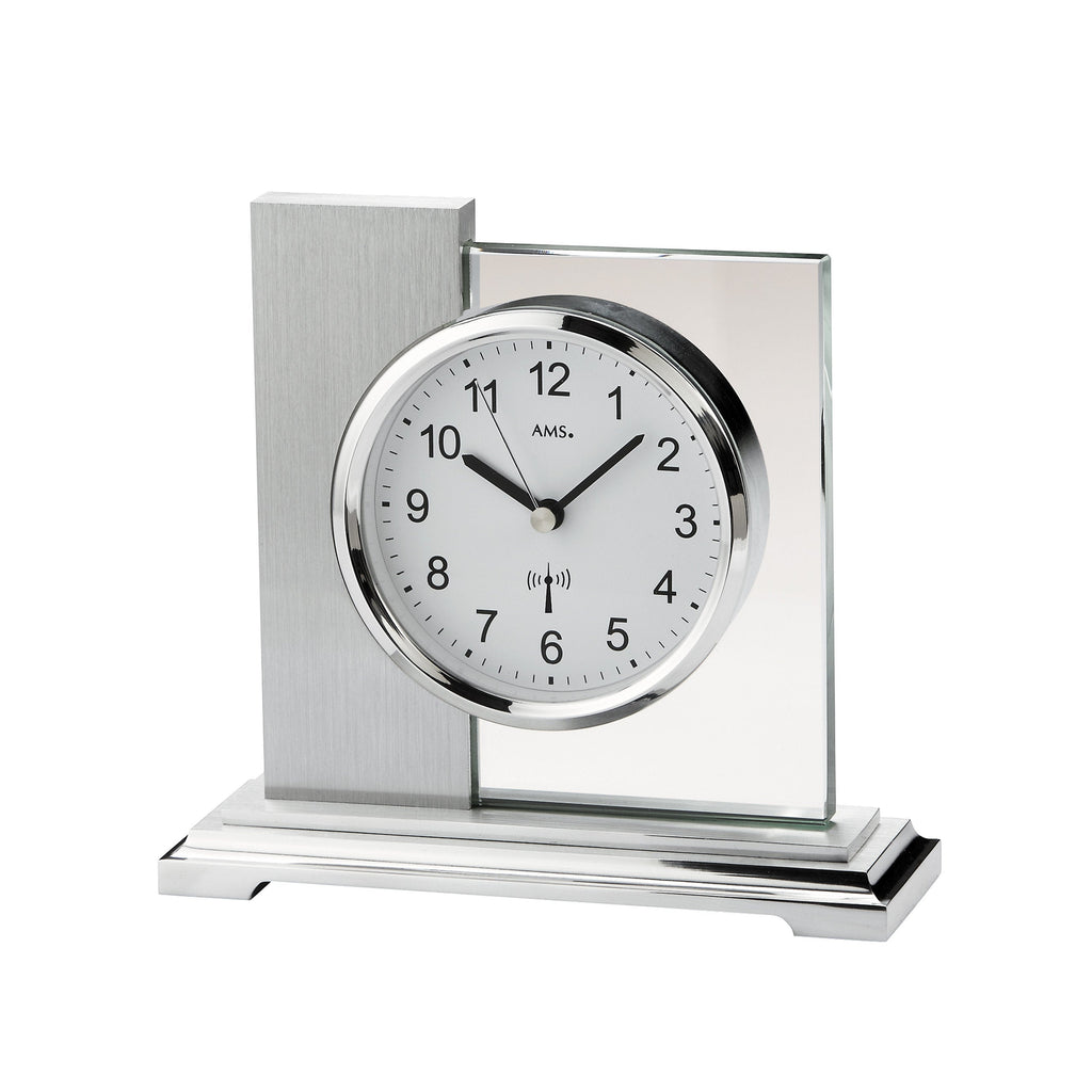 Standuhren.com 🕰️ AMS F5140 Funk-Tischuhr aus gebürstetem Metall mit Mineralglas und modernem silbernem Design