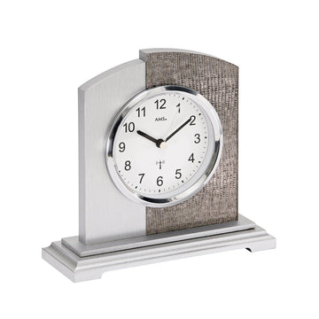 Standuhren.com 🕰️ AMS F5144 Funk-Tischuhr aus Holz mit Kunstleder-Applikation und Aluminium-Elementen