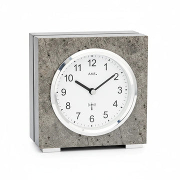 Standuhren.com 🕰️ AMS F5156 Funk-Tischuhr mit grauem Steingehäuse, Aluminium-Akzenten und weißem Zifferblatt