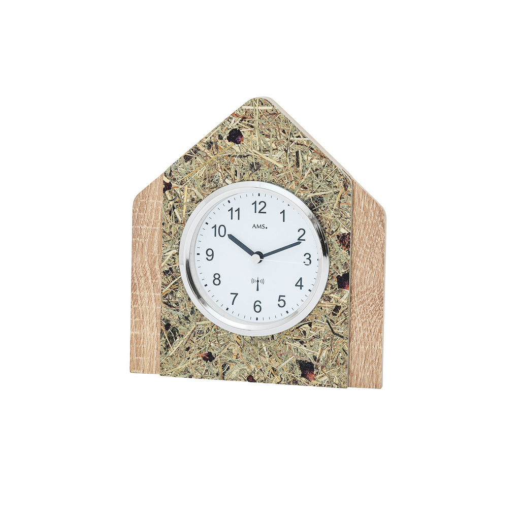 Standuhren.com 🕰️ AMS Funk-Tischuhr mit Sonoma-Holzgehäuse und natürlicher Almheu-Auflage im Landhausstil