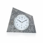 Standuhren.com 🕰️ AMS F5176 Funk-Tischuhr mit grauer Natur-Steinauflage, weißem Zifferblatt und Aluminium-Frontring.