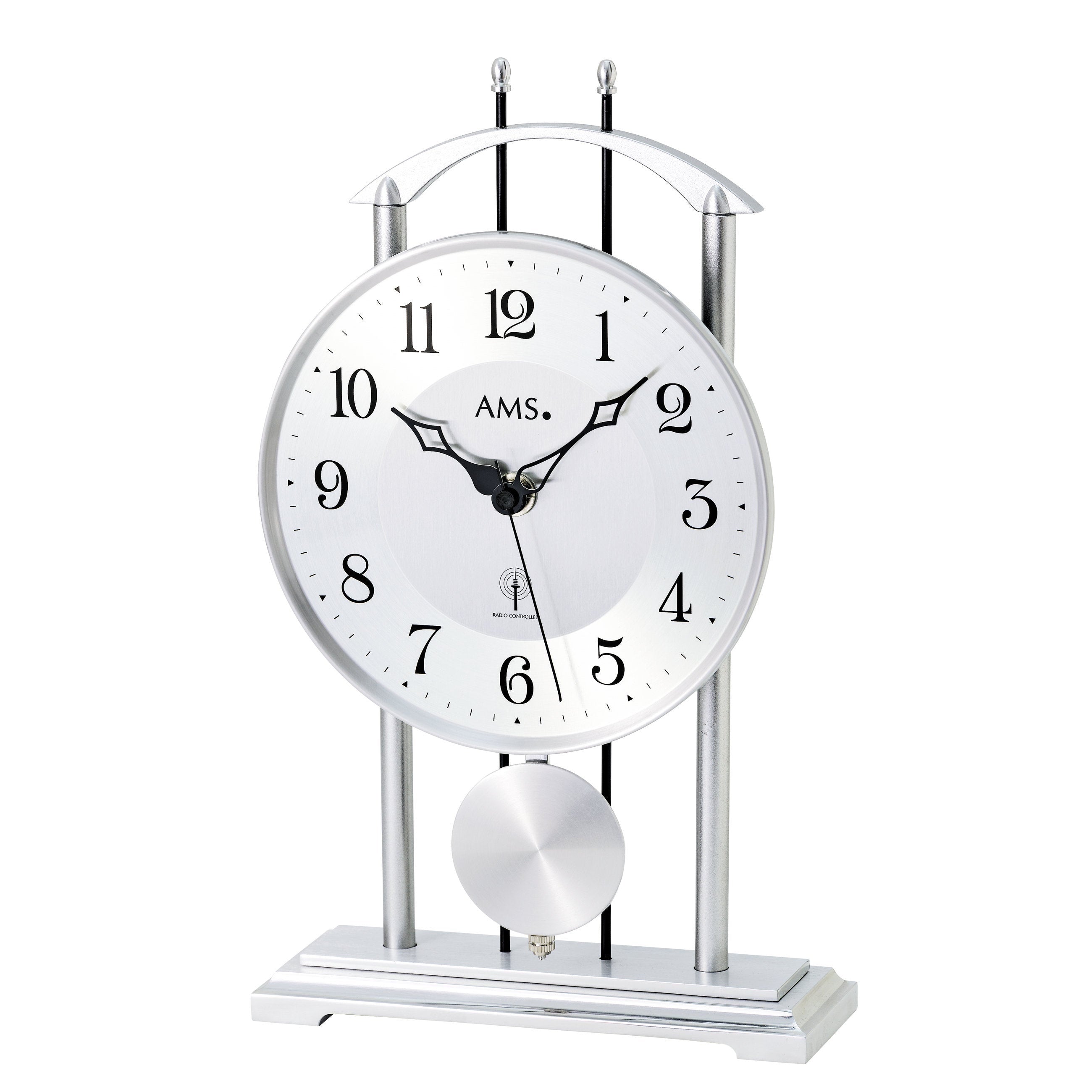 Standuhren.com 🕰️ AMS F5192 Funk-Tischuhr aus silber lackiertem Metall mit Aluminium-Zifferblatt und Pendel
