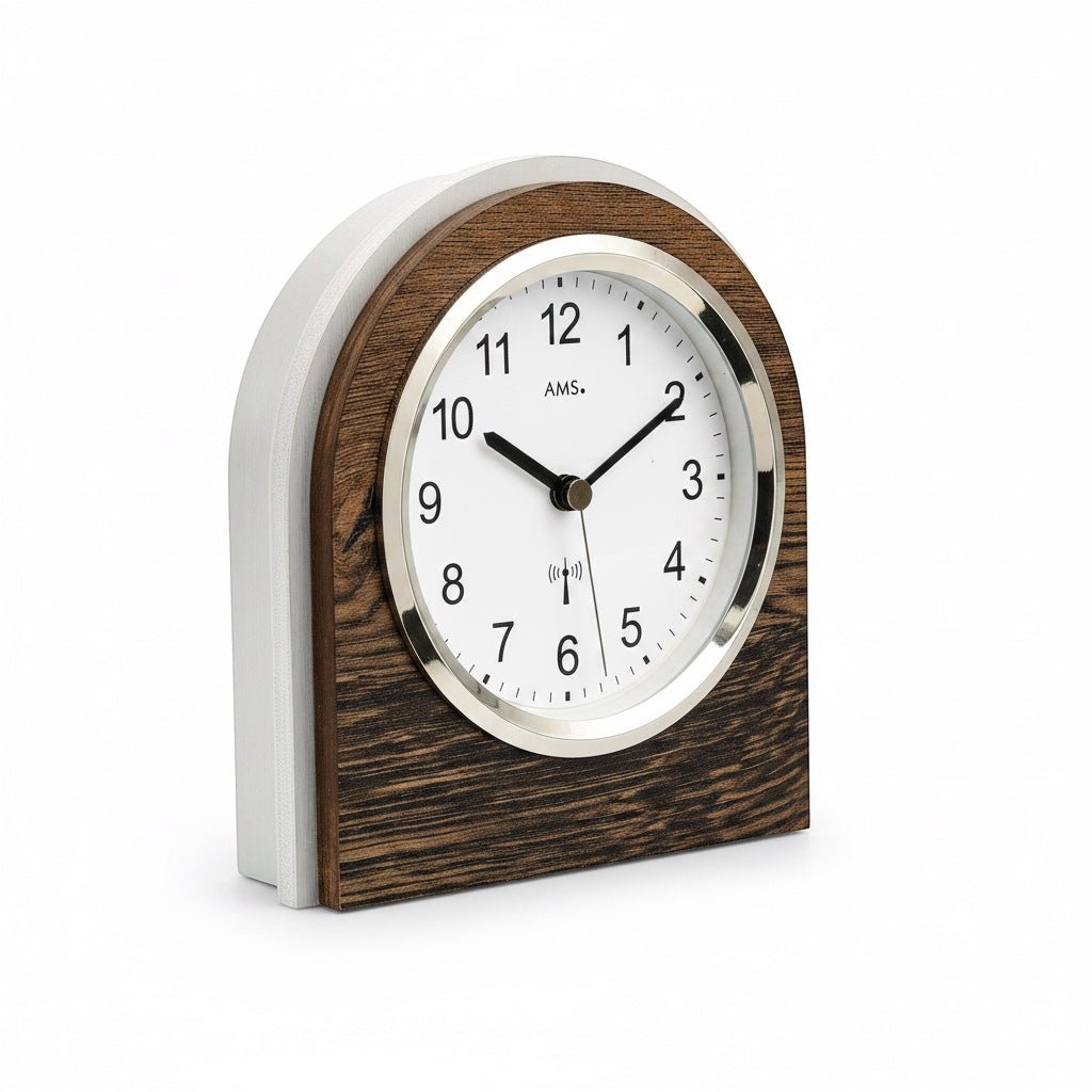 Standuhren.com 🕰️ AMS F5196 Funk-Tischuhr aus Wildeiche mit weißem Zifferblatt, Mineralglas und Aluminium-Frontring