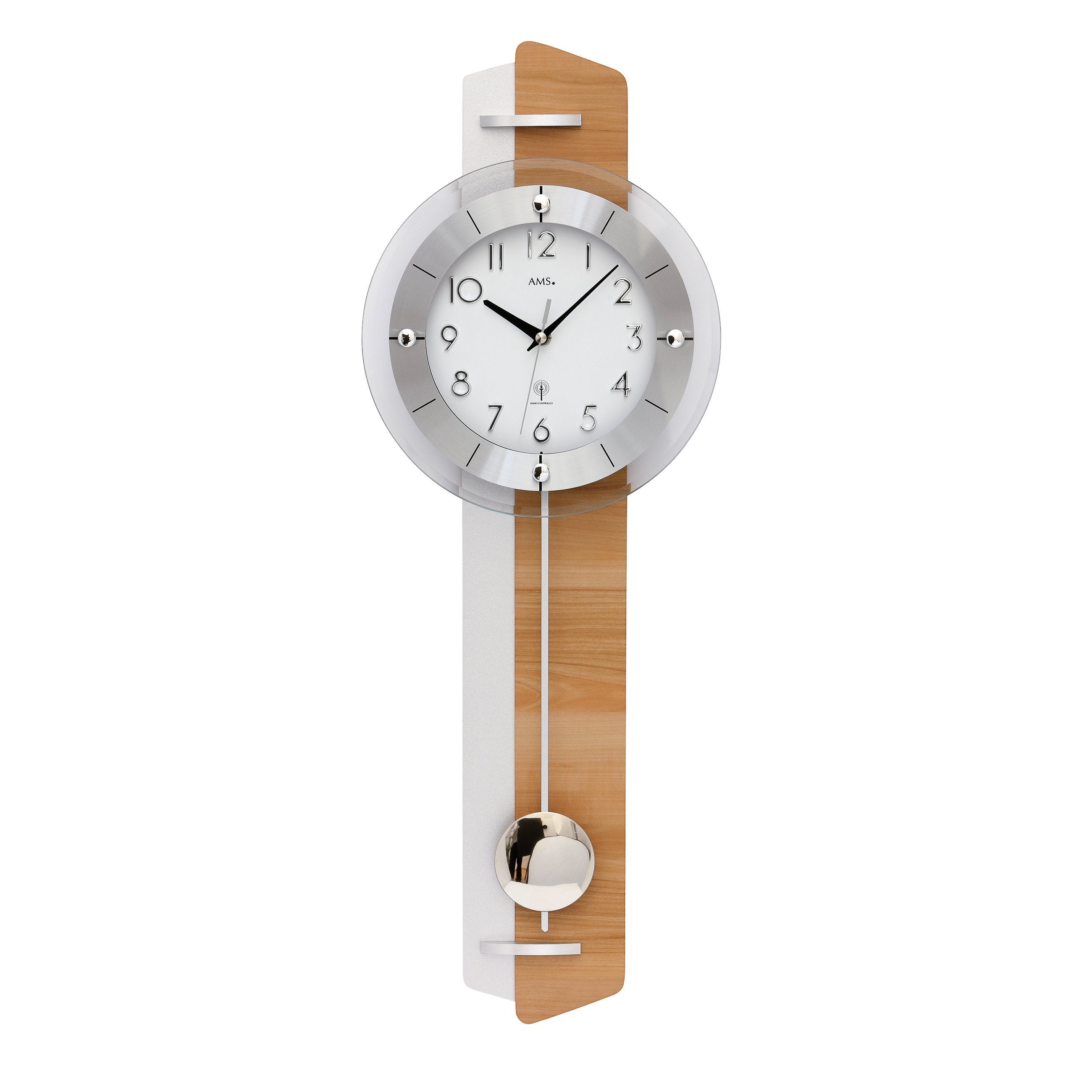 Standuhren.com 🕰️ AMS Funk-Pendelwanduhr aus Kernbuche und Aluminium mit facettiertem Mineralglas