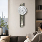 Standuhren.com 🕰️ AMS Funk-Pendelwanduhr in Anthrazit mit Natur-Baumblatteinlage und Swarovski-Kristallen im Wohnzimmer