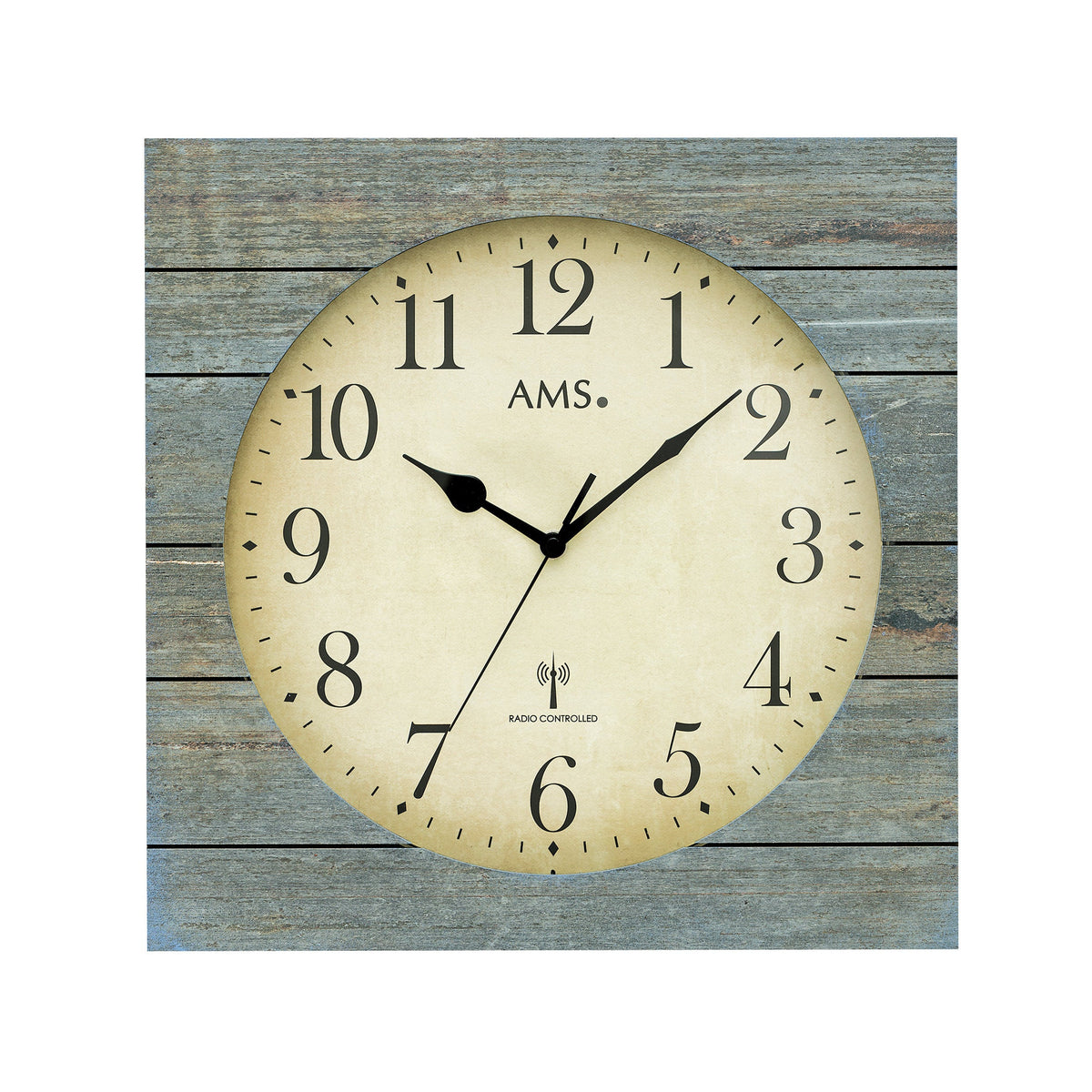 Standuhren.com 🕰️ AMS Funkwanduhr mit quadratischem Holzgehäuse in Antik-Optik und klassischem Zifferblatt