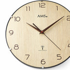 Standuhren.com 🕰️ AMS F5557 Funkwanduhr mit hellem Zifferblatt in Holzoptik und schwarzem Kunststoffgehäuse
