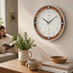 Standuhren.com 🕰️ AMS F5565 Funkwanduhr mit braunem Glasaufsatz und weißem Zifferblatt in modernem Wohnambiente