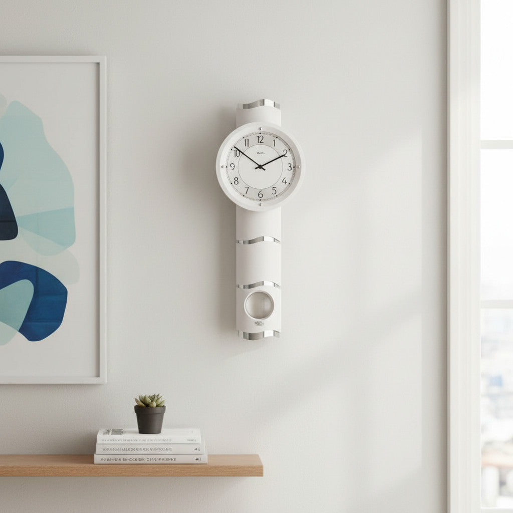 Standuhren.com 🕰️ AMS F5215 Funk-Pendelwanduhr in Weiß mit Aluminium- und Chrom-Akzenten in modernem Design