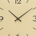 Standuhren.com 🕰️ Pendelwanduhr AMS W7501 mit elegantem, goldfarbenem Messing-Zifferblatt und schwarzen Zeigern