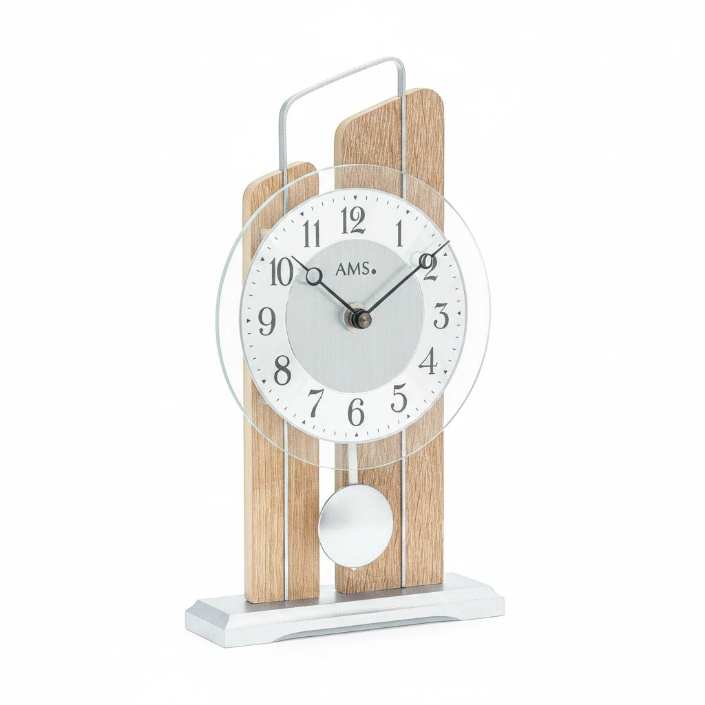 Standuhren.com 🕰️ AMS T1261 Tischuhr mit hellem Sonoma-Holzgehäuse, Aluminium-Zifferblatt und modernem Pendelwerk
