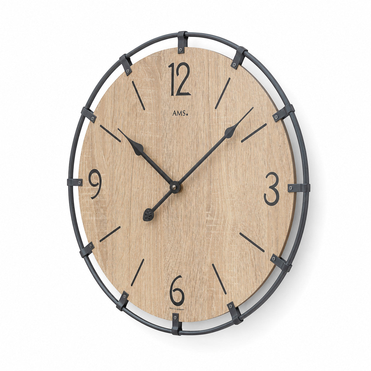 Standuhren.com 🕰️ AMS Wanduhr W9616so mit hellem Sonoma-Holzgehäuse und modernem, schwarzem Metallring
